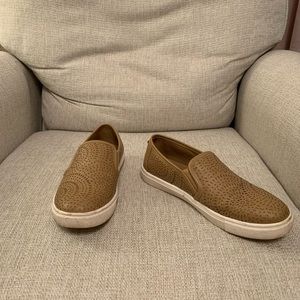 Steve Madden Womens Slip on Sneaker